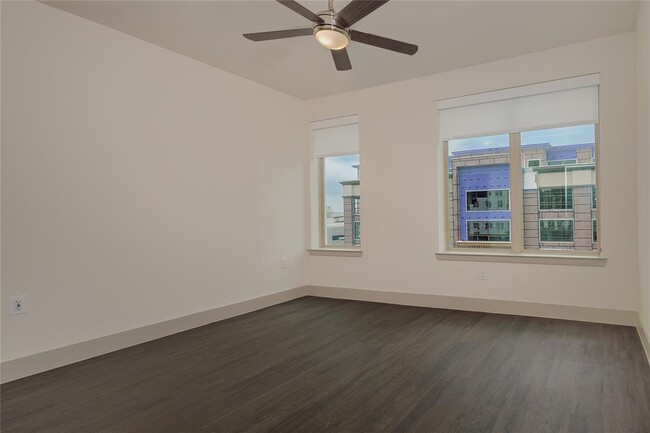 Building Photo - 8900 Six Pines Dr