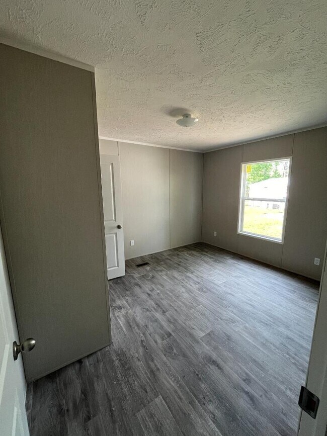 Building Photo - 307 Marcus crt
