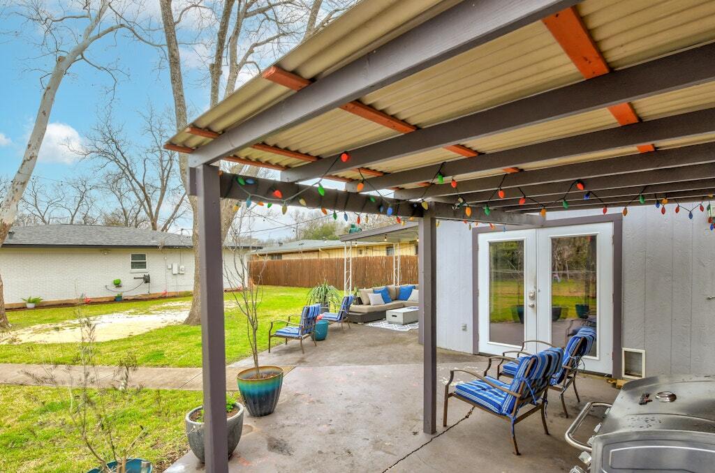 Building Photo - 6004 Libyan Dr