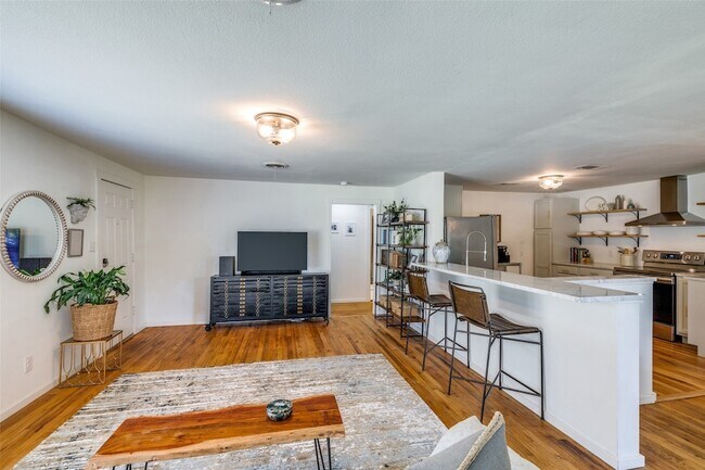 Building Photo - 5415 Dartmouth Ave