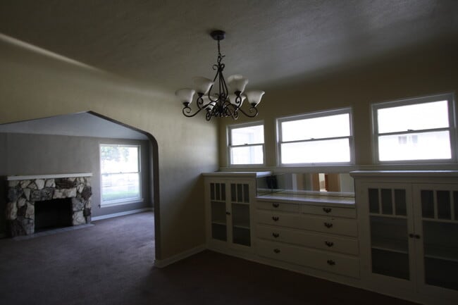 Building Photo - 4508 E Illinois Ave