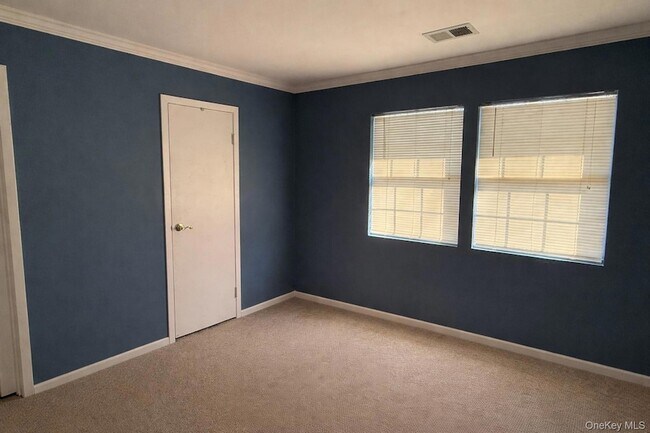 Building Photo - 12 Paine Commons