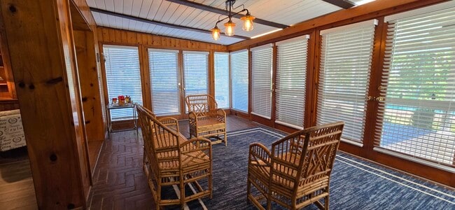 Building Photo - 289 Ashbrook Dr