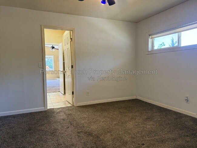 Building Photo - 718 18th St S