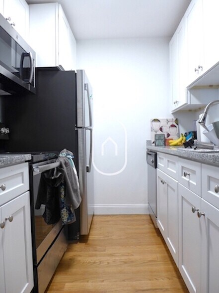 Building Photo - 31 Cunard St