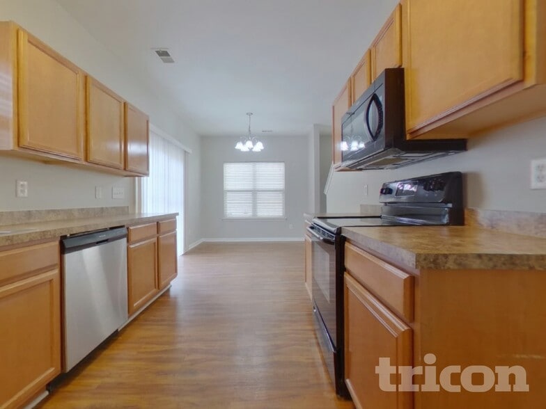 Building Photo - 484 Westmoreland Rd