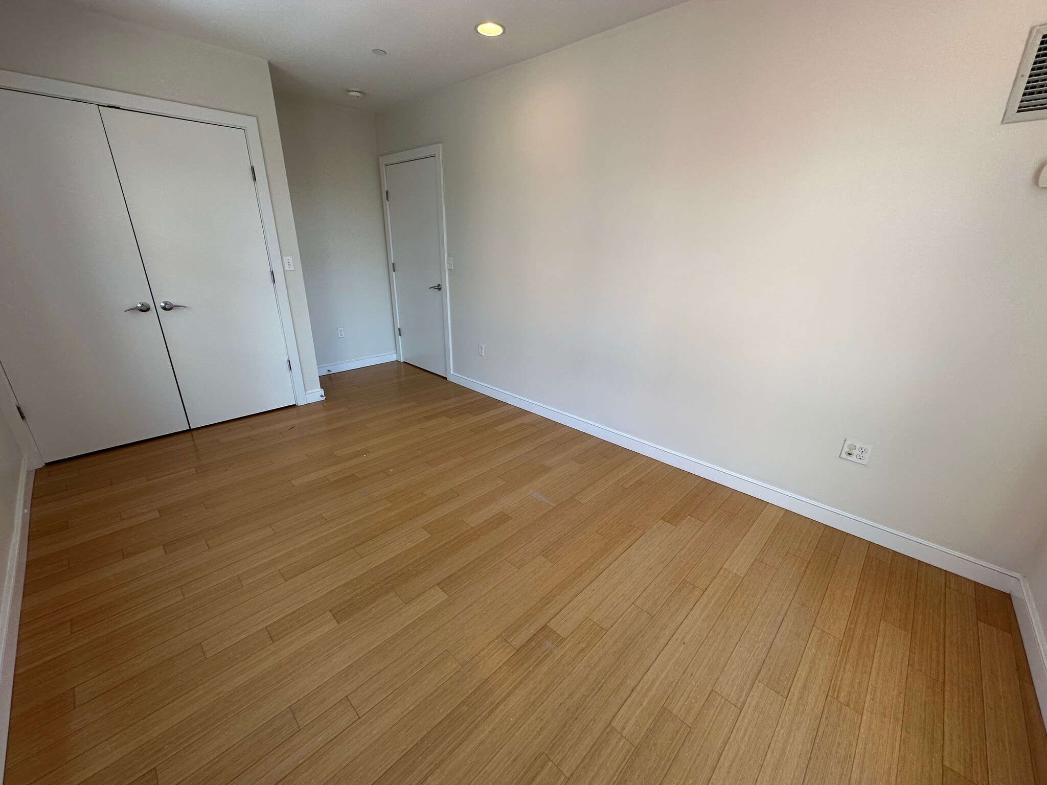 Building Photo - 591 Albany St