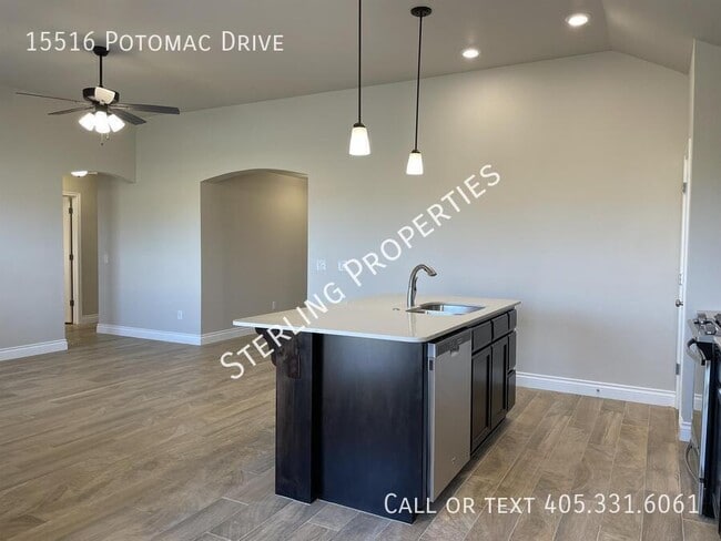 Building Photo - 15516 Potomac Dr