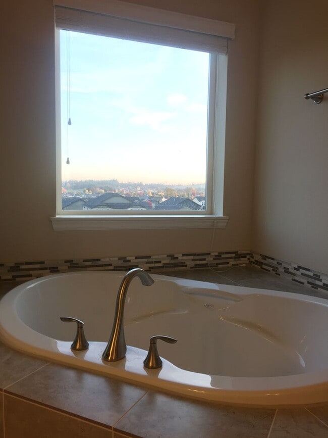 Building Photo - 2896 Northwest San Pedro Avenue