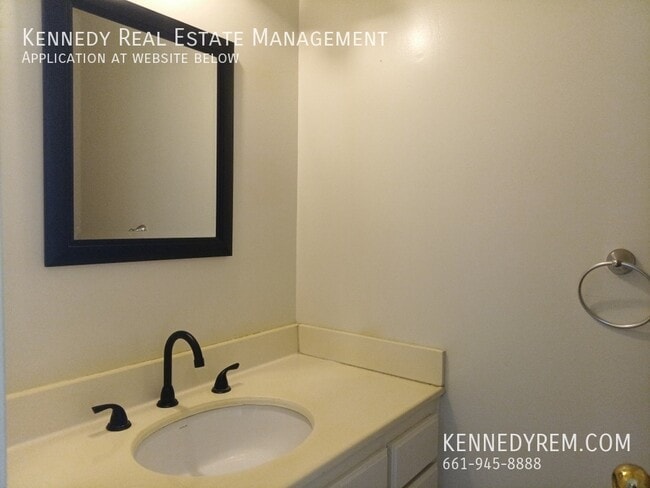 Building Photo - 1843 E Mesa Dr