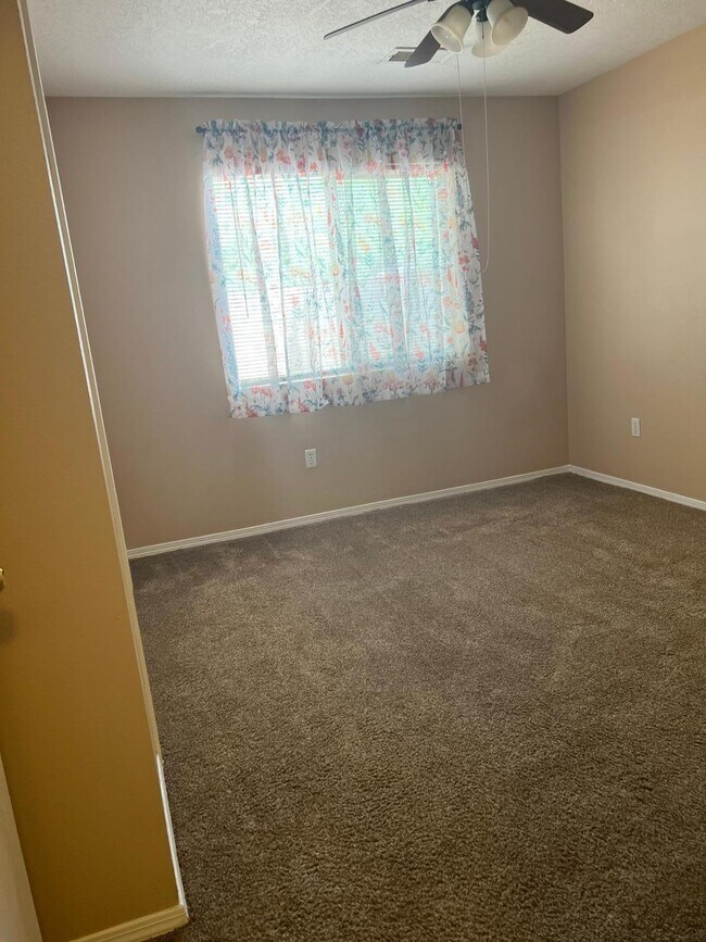Building Photo - 2804 Quail Pointe Dr NW
