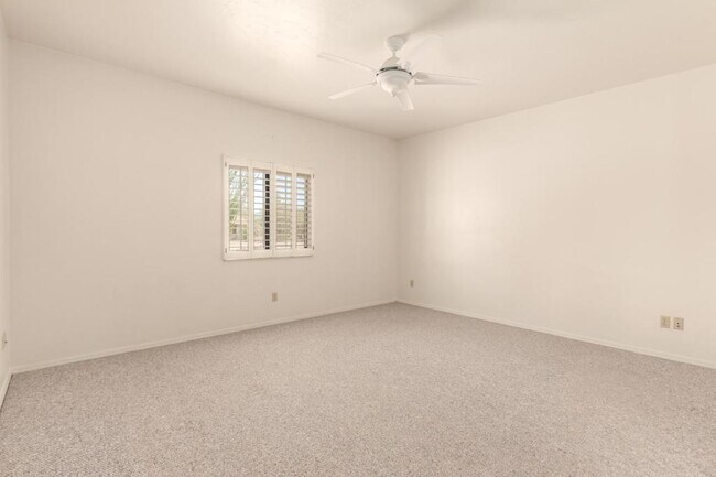 Building Photo - 7880 S Ave De Pina