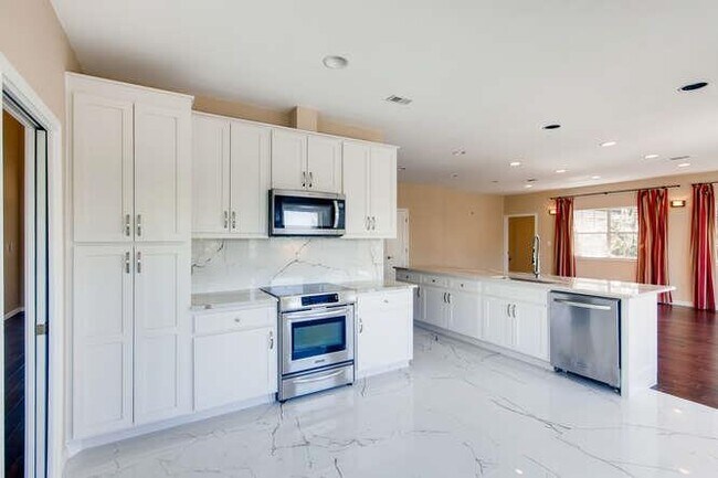 Building Photo - 400 Canyon Rim Dr