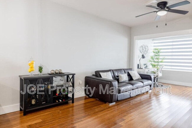 Building Photo - 270 NE 191st St