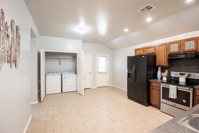 Building Photo - 8109 Frye Ln