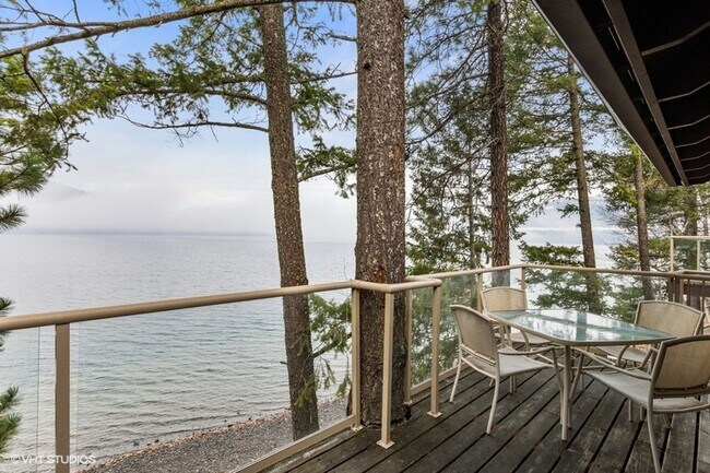 Building Photo - 3 Bed, 2 bath Condo on Whitefish Lake