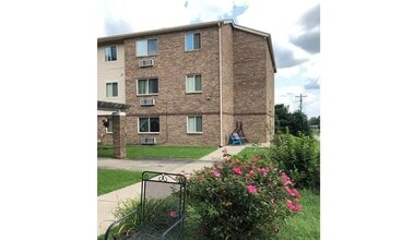 Building Photo - 785 Regina Ln NW