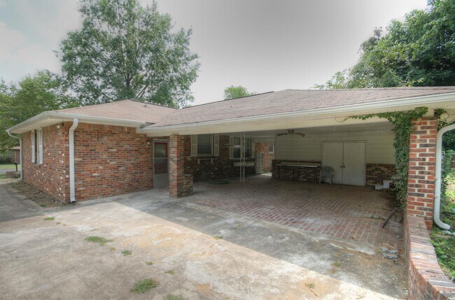 Building Photo - 7620 Charlotte Dr SW