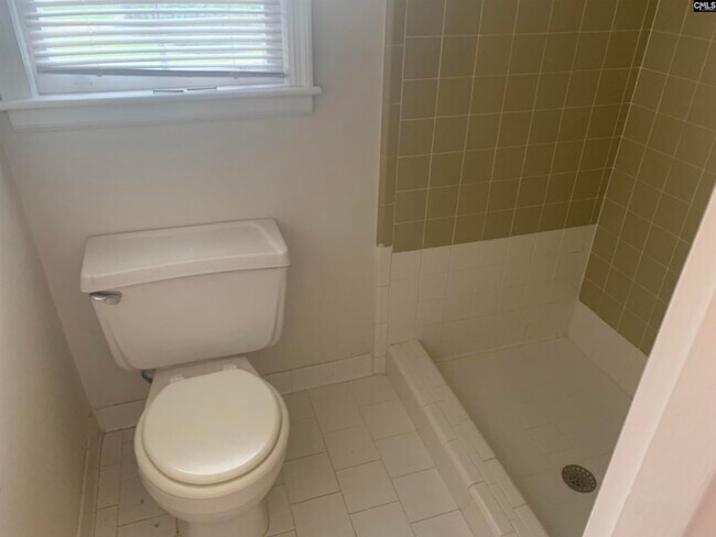 Building Photo - 2403 Duncan St