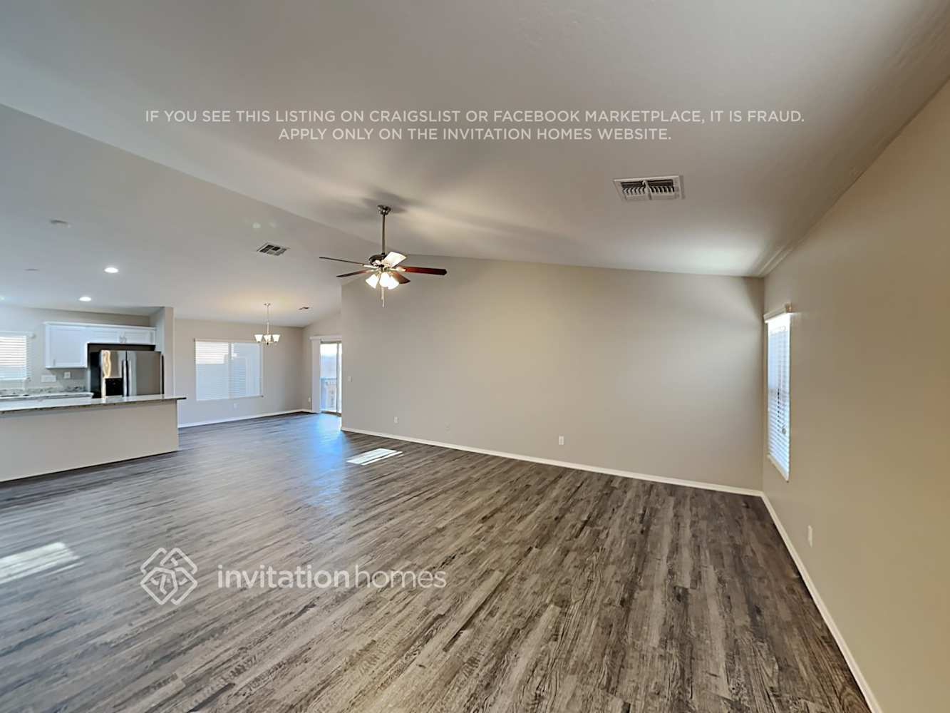 Building Photo - 1283 E Christopher St