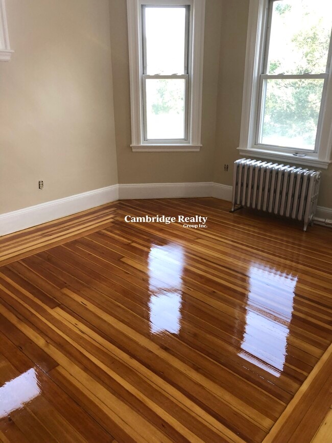 Building Photo - 204 Fellsway W