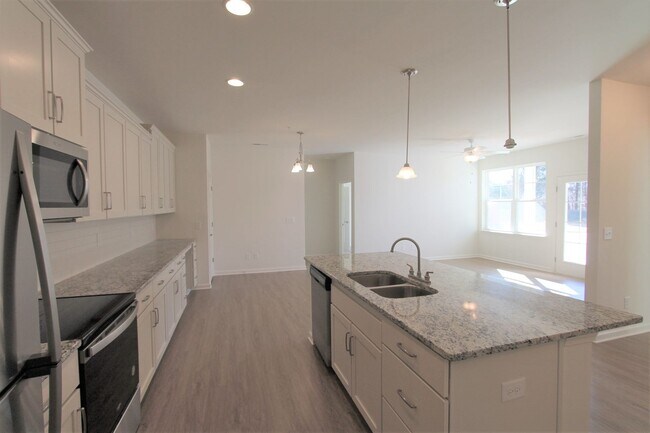 Building Photo - BEAUTIFUL 3BD 2.5 BTH Apartment home RAINTREE - Ballantyne Commons Pkwy