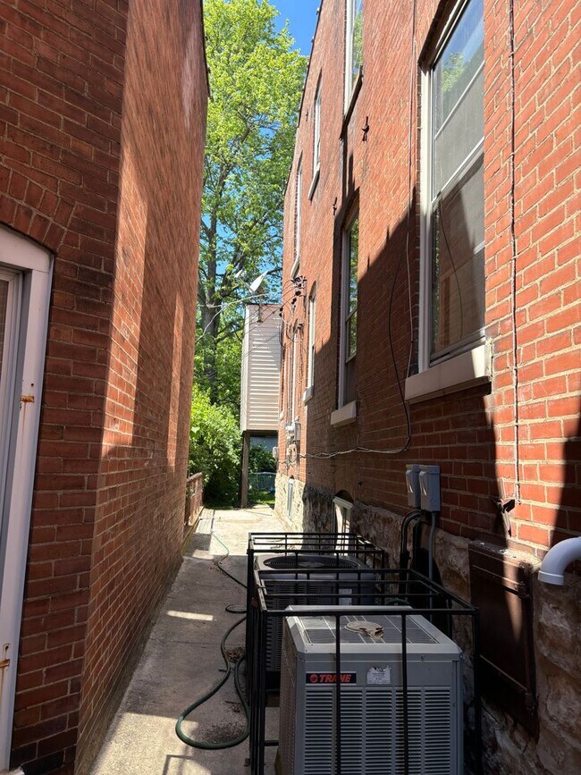 Building Photo - 4531 Louisiana Ave