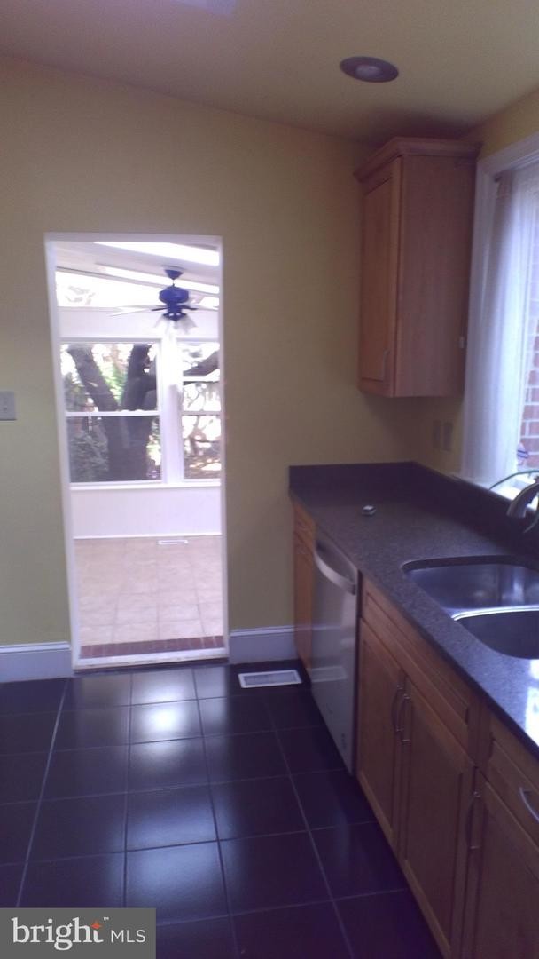 Building Photo - 778 McHenry St