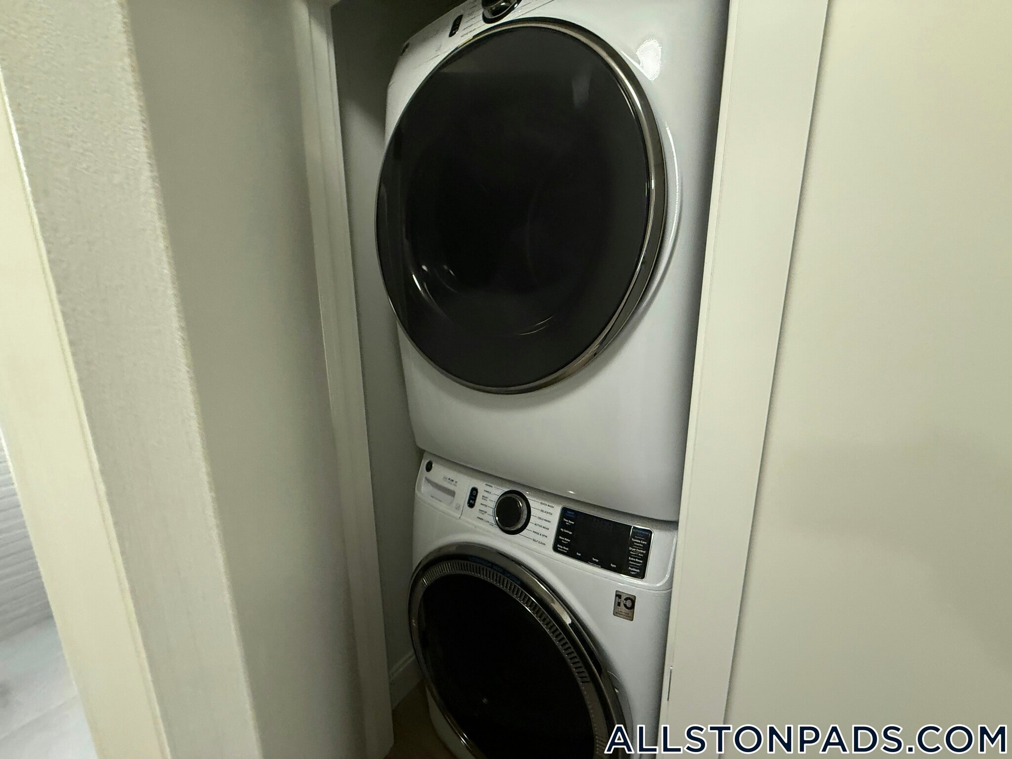 Building Photo - 1079 Commonwealth Ave