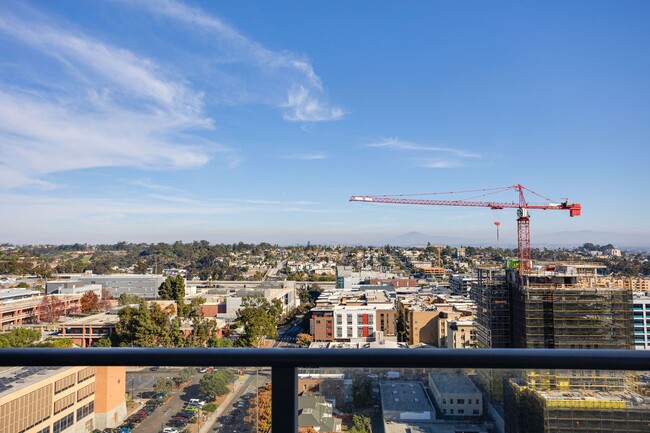 Building Photo - Stunning 16th-Floor Smart Corner Loft with...