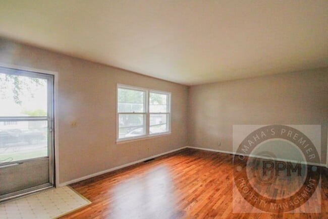 Building Photo - Spacious 2 Bedroom 1 Bathroom Unit in La V...