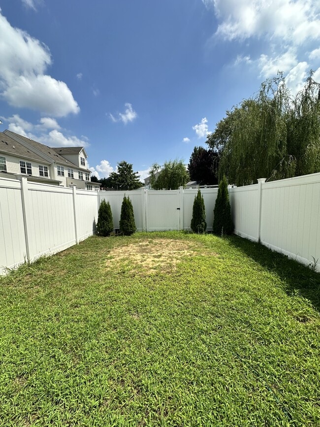 Building Photo - 255 Wilmore Dr