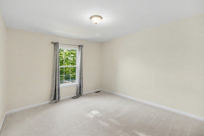 Building Photo - 41574 Mitchell Rd