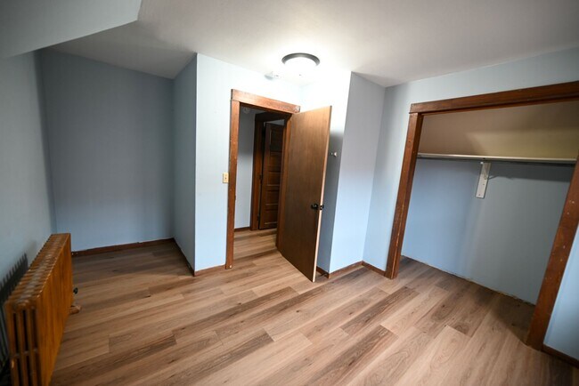 Building Photo - 405-407 W Main St - Duplex