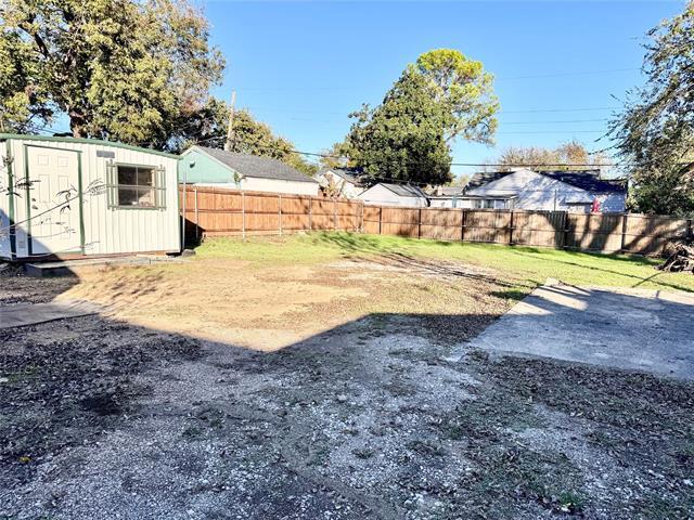 Building Photo - 202 N Riverside Dr