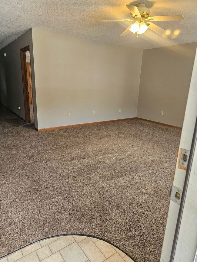 Building Photo - 520 E Park St