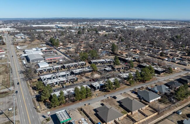 Building Photo - Southbrooke Apartments