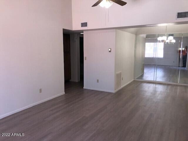 Building Photo - 818 S Westwood