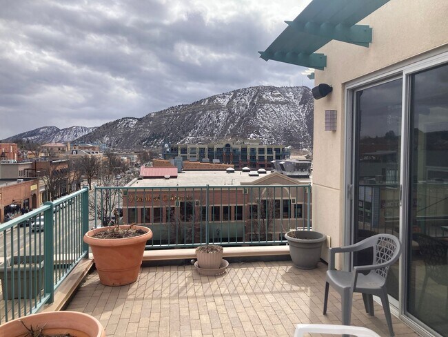 Building Photo - 1201 Main Ave