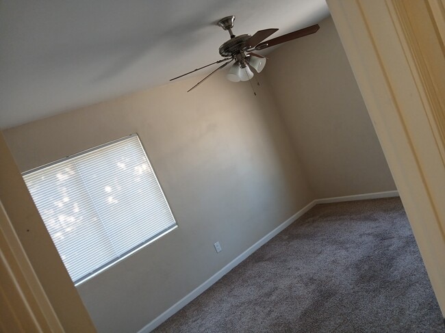 Building Photo - 1517 S 8th Ave