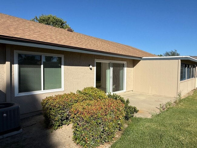 Building Photo - Beautiful Capri Home in Leisure Village