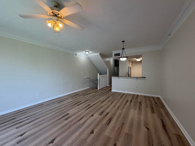 Building Photo - 2052 Alta Meadows Ln