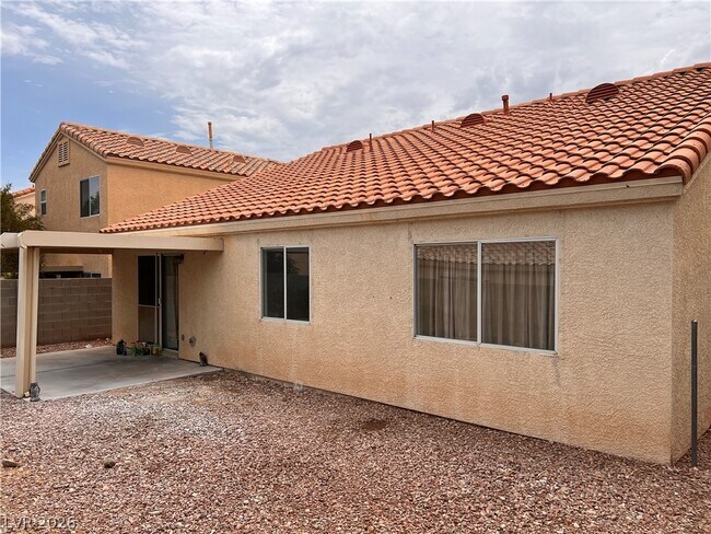 Building Photo - 9316 Mountain Range Ave