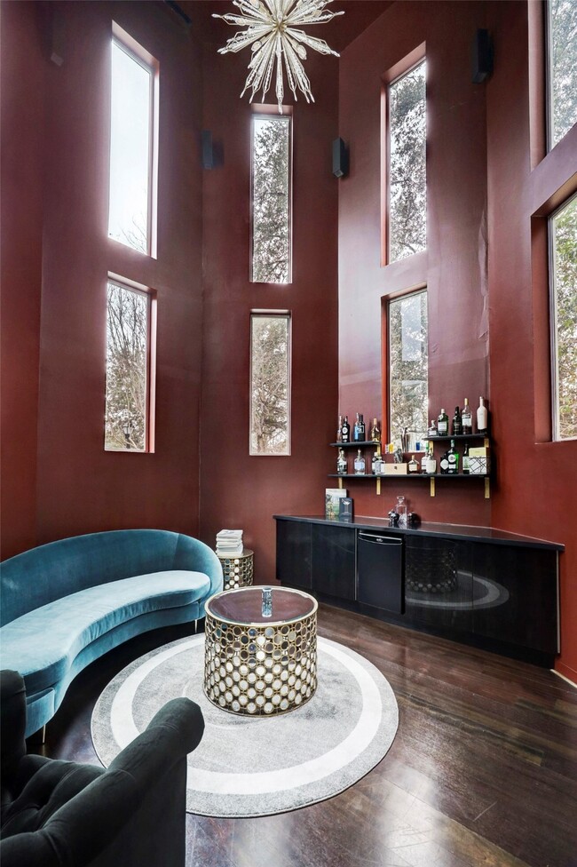 Building Photo - 2200 Harvard St