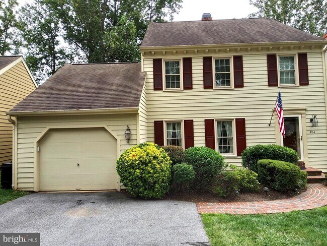 Building Photo - 404 Cranberry Ln