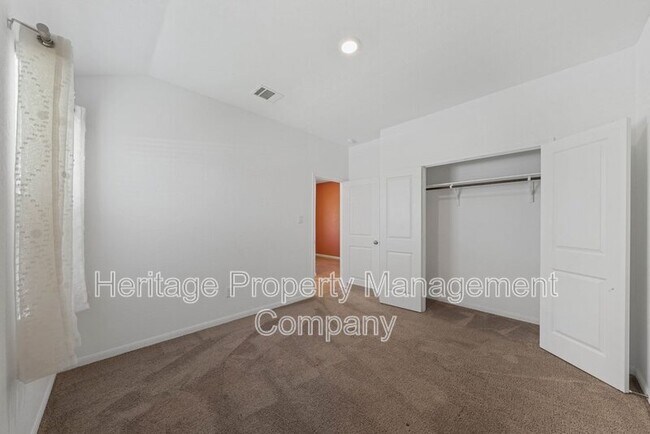 Building Photo - 2700 Coral Vly