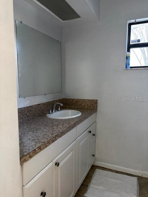 Building Photo - 2028 Sunset Grove Ln