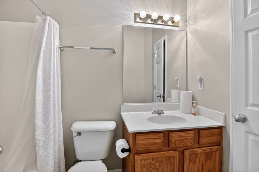 Building Photo - 6044 Steeplechase Ln