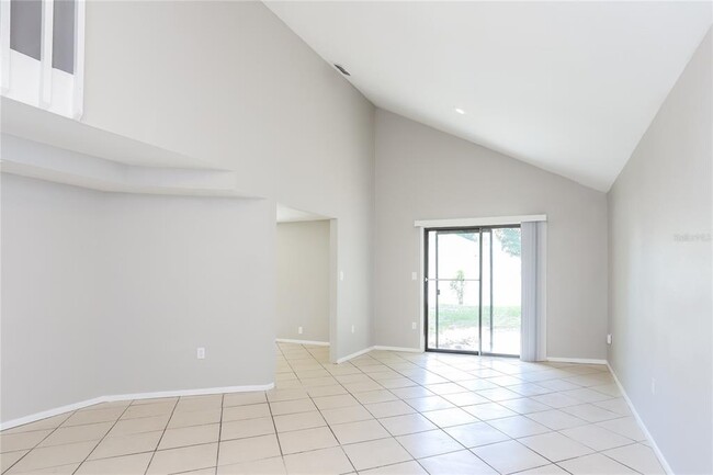 Building Photo - 2937 Maiden Ln