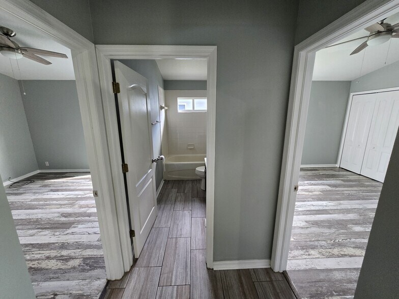 Building Photo - 1124 Lumsden Pointe Blvd